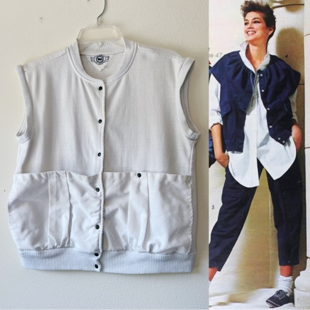 Vintage 80’s/90’s Womens white sleeveless snap button vest S‎